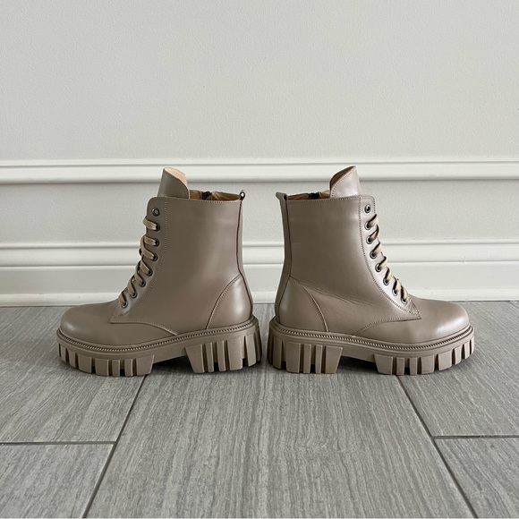 NWOT Genuine Shearling and Leather Beige Boots - Picture 3 of 7